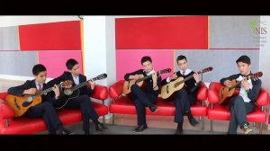 "Родительский дом" в исполнении учащихся кружка "Гитары"