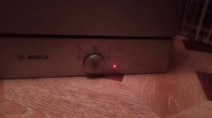 При включении посудомойки мигает значок мойки и через секунд 5 загорается end Bosch SKS 50E18EU