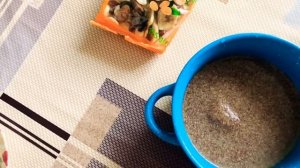 Льняная каша с медом. Как приготовить кашу из семян льна дома. Рецепт каши с медом и сухофруктами.