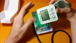 Точный и недорогой тонометр на запястье с AliExpress (13$)
