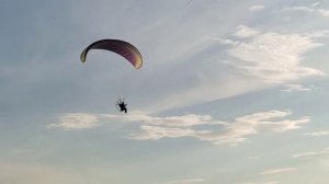 Парапланы над самарской набережной