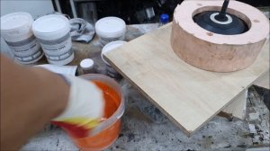 заливка полиуретановои звезды на мотор колесо. pouring polyurethane stars on the motor wheel