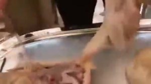 МИШЛЕН ПОДАЧА КУРИЦЫ . ПОДАЧА КУРИЦЫ В МИШЛЕНОВСКОМ РЕСТОРАНЕ