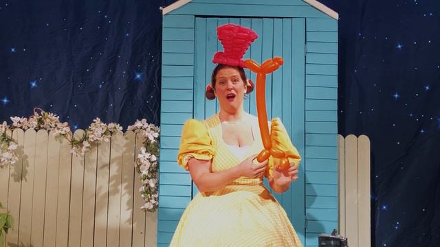 MRS PUFFERBANG MAKES A BALLOON GIRAFFE! Link Below for DISCOUNT ON MODEL BALLOONS! смотреть онлайн