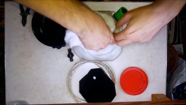 Чистка внешнего самодельного фильтра спустя 1 год работы в аквариуме 240 литров смотреть онлайн