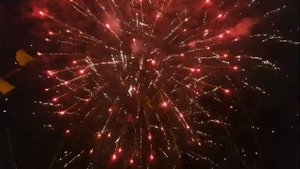 Салют в виде сердечка!!!!!!!!