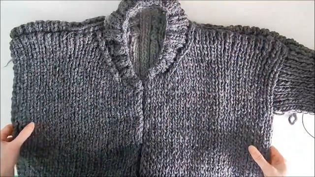 История вязания одной вещи. Кардиган бомбер спицами из толстой пряжи.