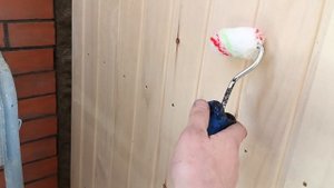 Покраска лаком стен и потолка в бане