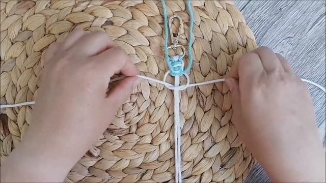 Плетение брелка в технике макраме \ Macrame Tutorial | Keyring