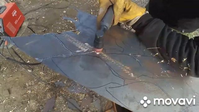 Нарезка листьев плазморезом для кованых откатных ворот.Cutting sheets with plasma. смотреть онлайн