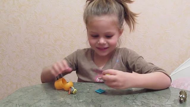 Киндер-сюрпризы 20 штук. Открываем киндеры part2. Киндеры серия миньоны surprise eggs minions смотреть онлайн