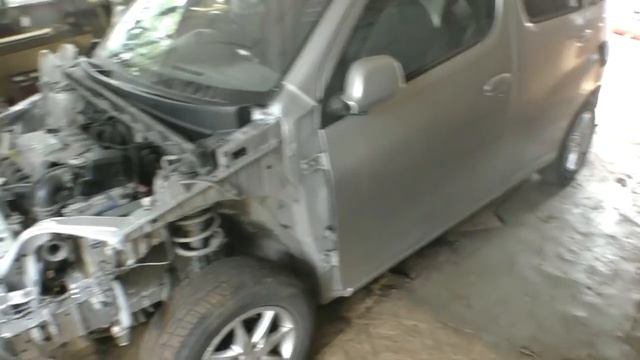 Жестянка закончена,Toyota FunCargo уехал на покраску.  7 часть.