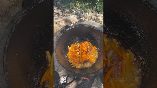 Обажарем Лук мяса морковь для Обжарака плова