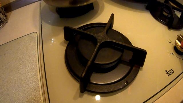 Как без спички зажечь газовую комфорку смотреть онлайн