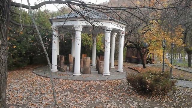 Нальчик особенно красив поздней осенью. Гуляю с любимой. смотреть онлайн