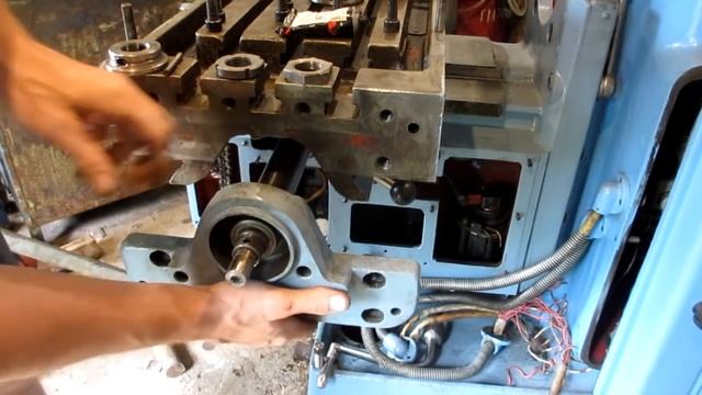 Установка стола на фрезерный станок 6М12П / фрезерный станок 6М12П