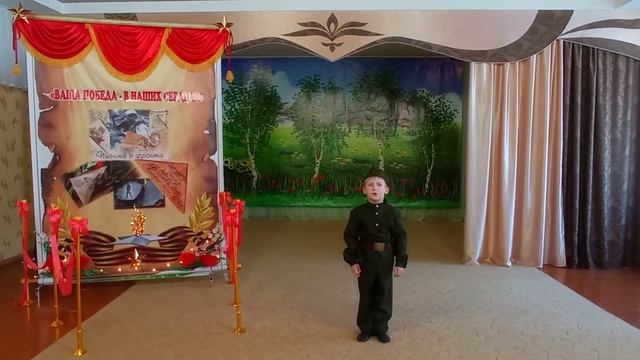Стихотворение П.Синявский "Девятое мая"