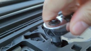 Audi A6 2012-2018 C7 Replacing Center Dash Speaker - Part 1: Removal