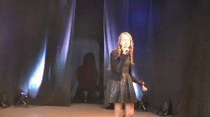 песня "Кто зажигает звёзды" -  исп. Анастасия Медведева