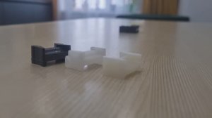 Сравнение ограничителей дверей: полиамид (3D печать); капролон, метод фрезеровки; полиамид 6+графит