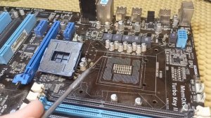Замена сокета - ничего сложного | Ремонт материнских плат #soldering