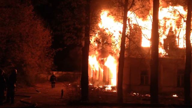 Пожар в Звенигороде. Горит бывшее здание полиции