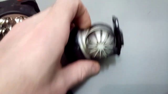 Фонарики: Камелион 2008 - 09гг. в. и фонарик из Фикс прайса, их различия, работа. смотреть онлайн