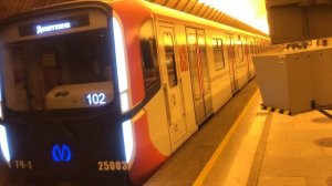 Метропоезд «Балтиец» Отправление со станции метро Политехническая.