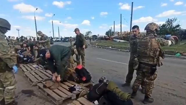 Последняя группа бомжей с "Азовстали" смотреть онлайн