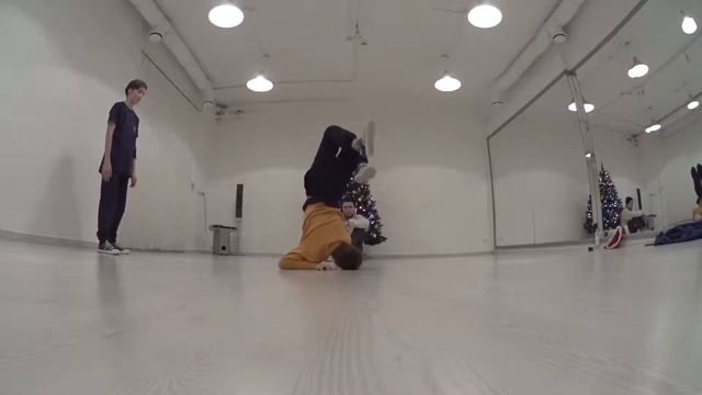 Аскар vs Егор | RD New Year Jam 2017| смотреть онлайн