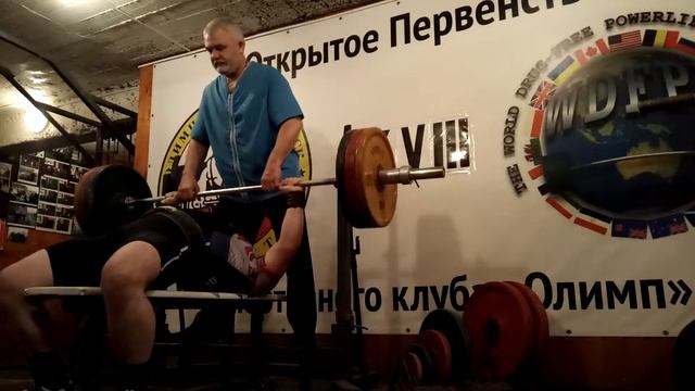 Чекренёв Валентин - жим 145*3 - тренировка 2019 смотреть онлайн
