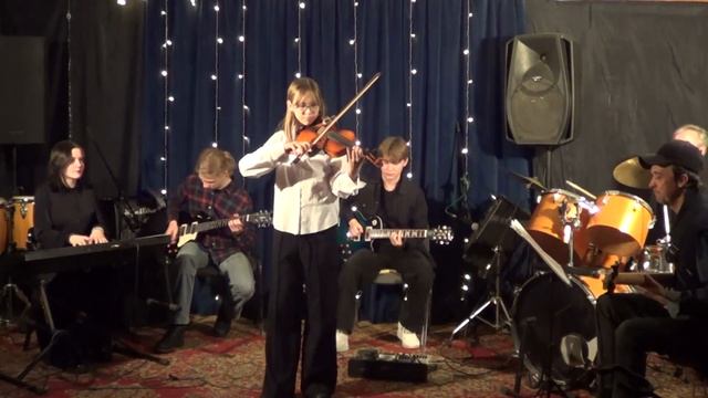 "Take five."Paul Desmond.исполняет- Ася Отченашенко (13лет) Беларусь смотреть онлайн