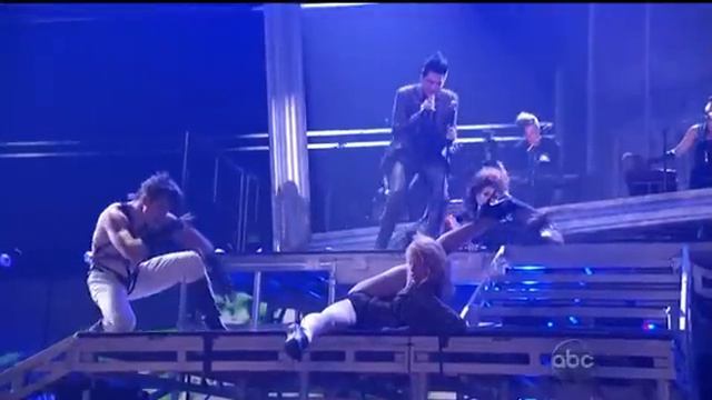 Adam Lambert-For Your Entertainment (American Music Awards 2009) HD