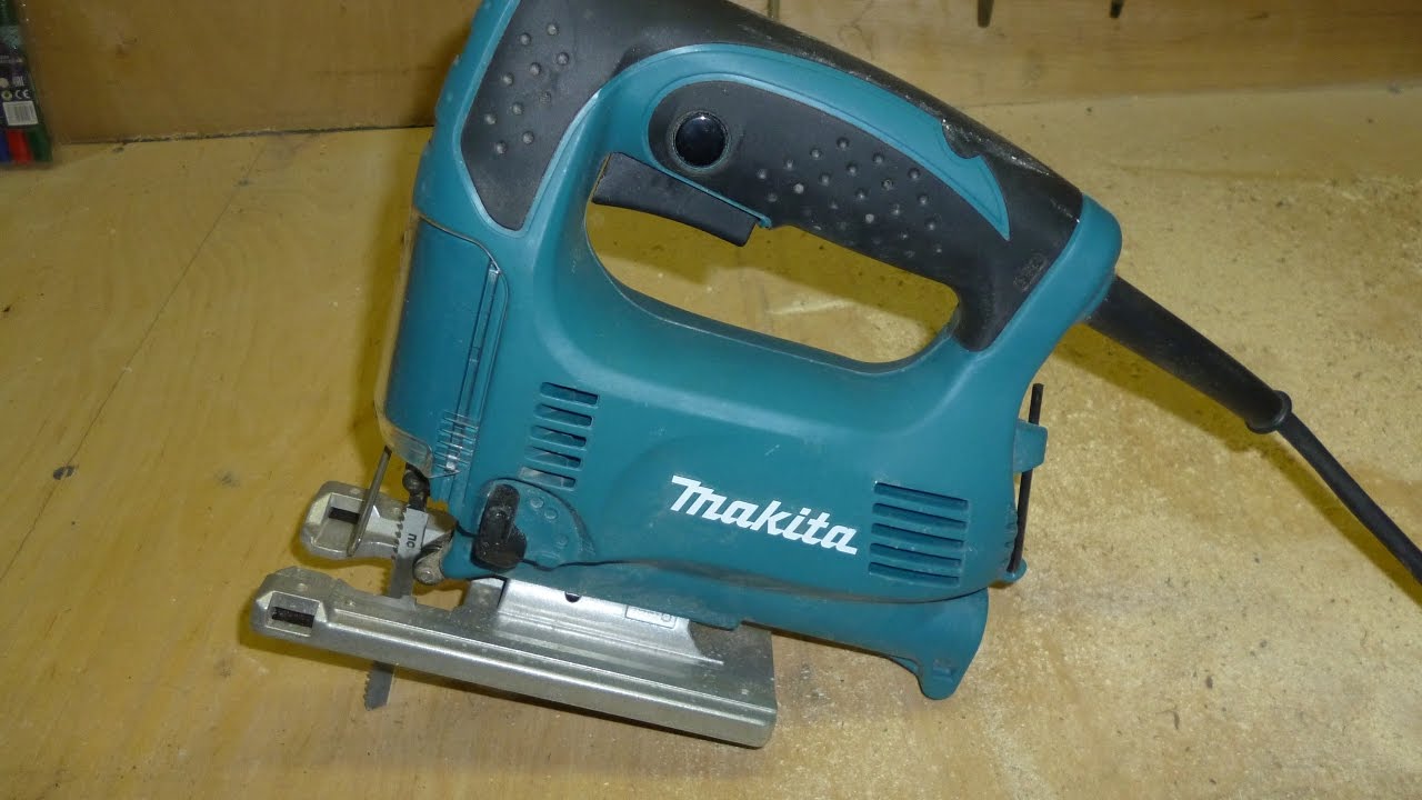 Обзор лобзиков. Электролобзик Makita 4329. Makita 4329 комплектация. Лобзик сетевой Makita 4329 k. Лобзик Makita 4326.