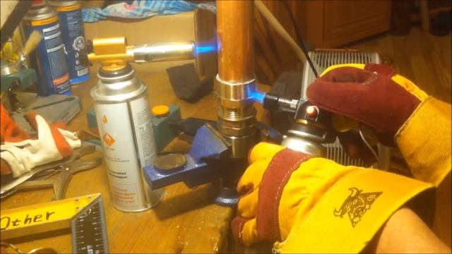 Паяем латунный фитинг к 42 й медной трубе смотреть онлайн