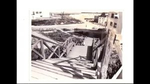 Гремиха, пос. Островной,ул.Бессонова, двор. Город летающих собак!)