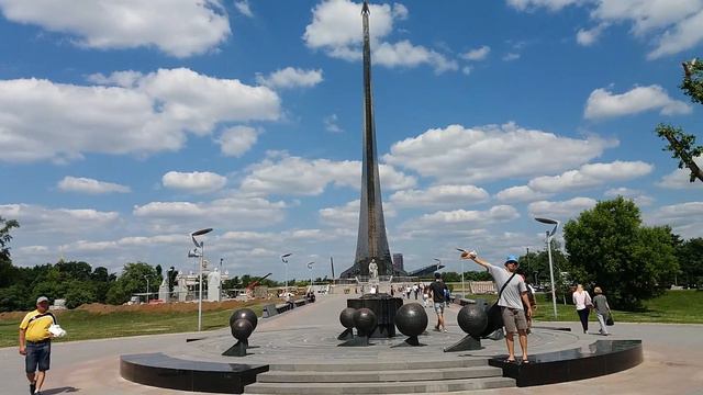 🗼🔧🔨На ВДНХ ремонт - наводят красоту везде⛲
.