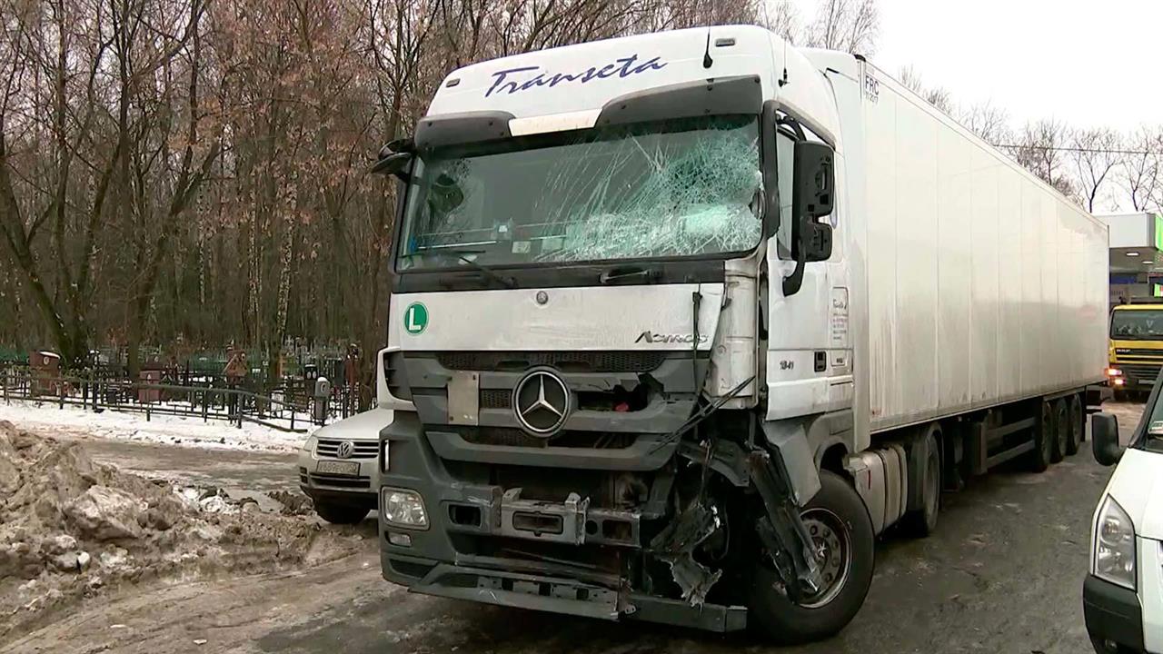 Сразу неколько крупных ДТП с участием микроавтобусов произошли в разных регионах России