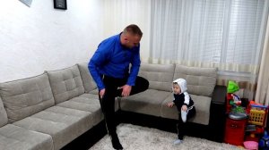 Кто РАЗБИЛ ЗЕРКАЛО - Андрюша или Папа?