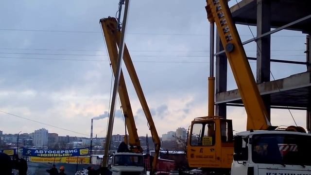 Вертикальный монтаж сэндвич-панелей 14,5 метров. ARLIFTER SP-4.