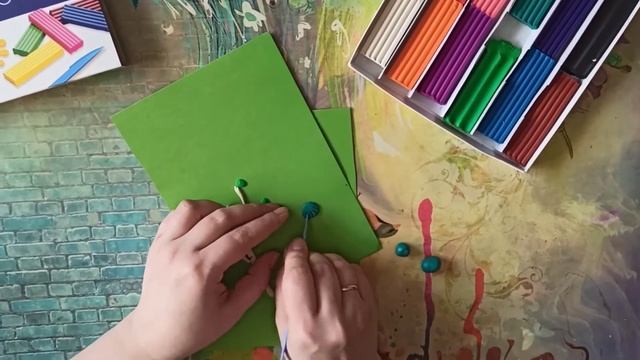 Работа с пластилином "Лесная полянка". смотреть онлайн