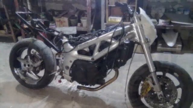 Suzuki Streetfighter SV 650 