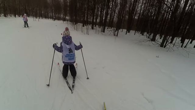 Оля - первый старт на лыжах смотреть онлайн