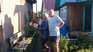 Нарву цветов и подарю букет, той девушке