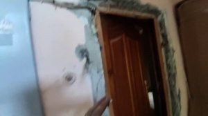Установка входных дверей. Расширение проёма. Старая самодельная дверь, весом 200+ кг!