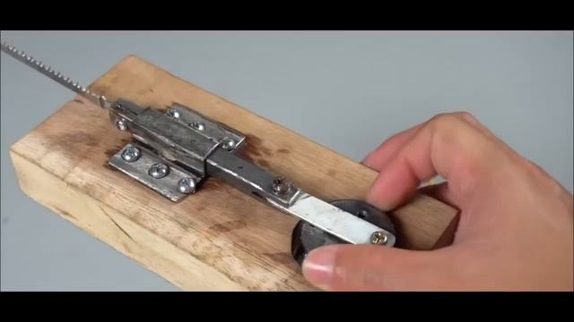 Как сделать самодельный беспроводной лобзик из подручных средств….. смотреть онлайн