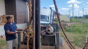 Первые метры и уже песок ,поглощение,камни.Бурим скважину на грани. #буровоедело#скважина