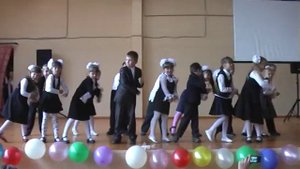 Танец первоклассников Луневской школы