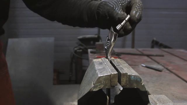 УДИВИТЕЛЬНАЯ САМОДЕЛКА из разводного ключа своими руками смотреть онлайн