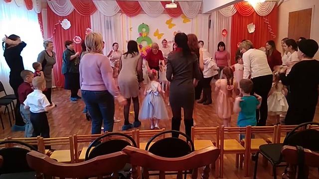 Танец "Моя тетя весельчак"